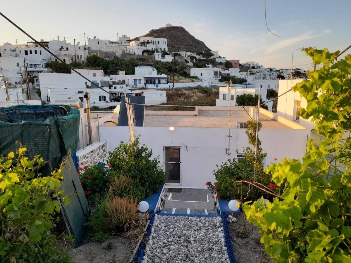 Mamos Sunset House Plaka