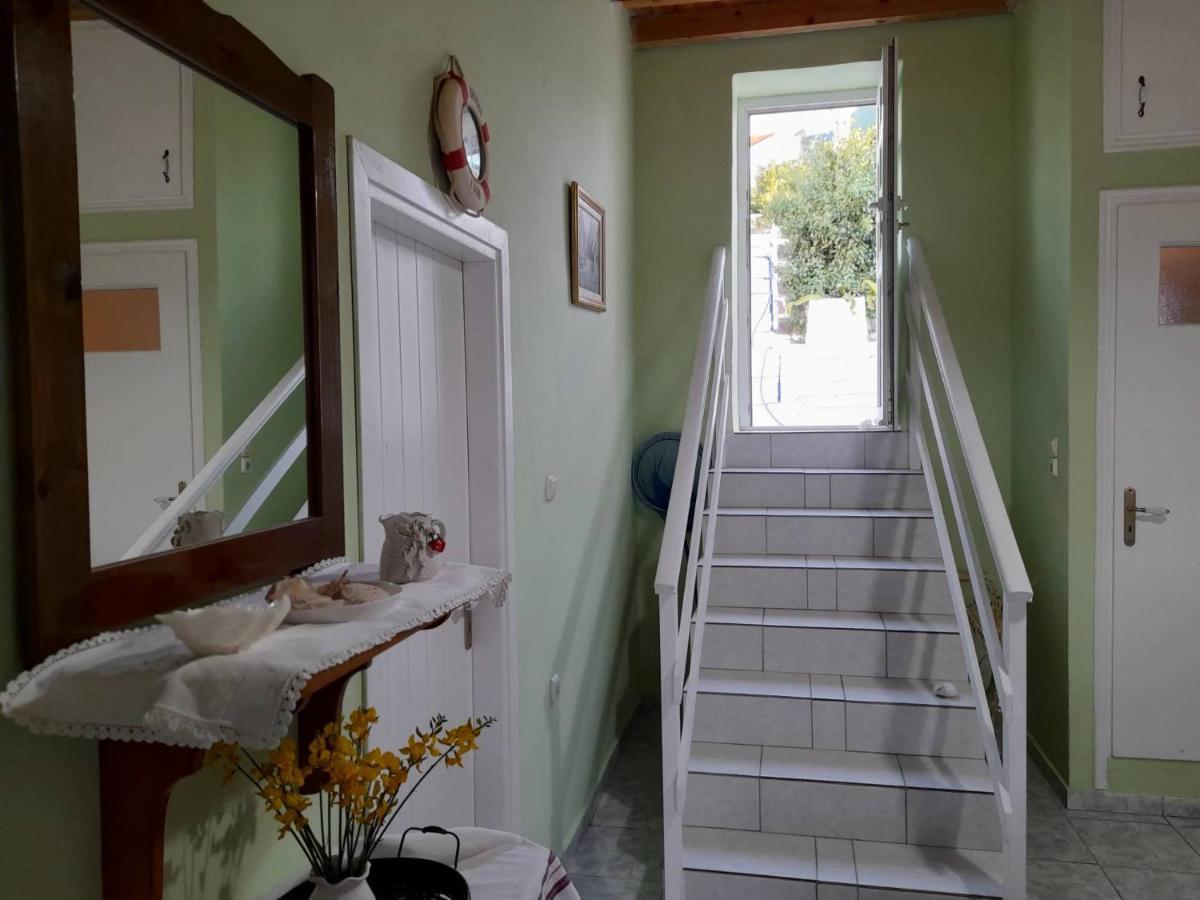 Mamos Sunset House Plaka Vakantiehuis
