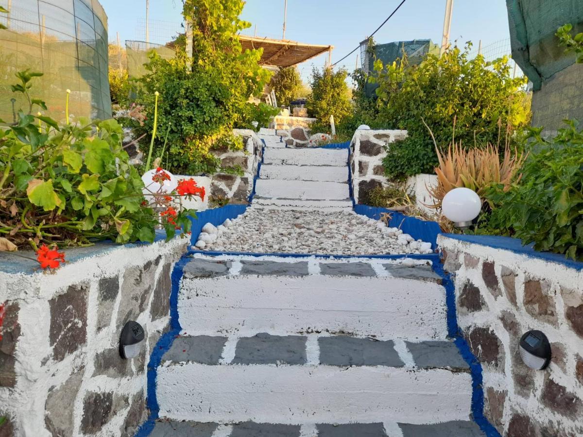 Mamos Sunset House Plaka Plaka (Milos)