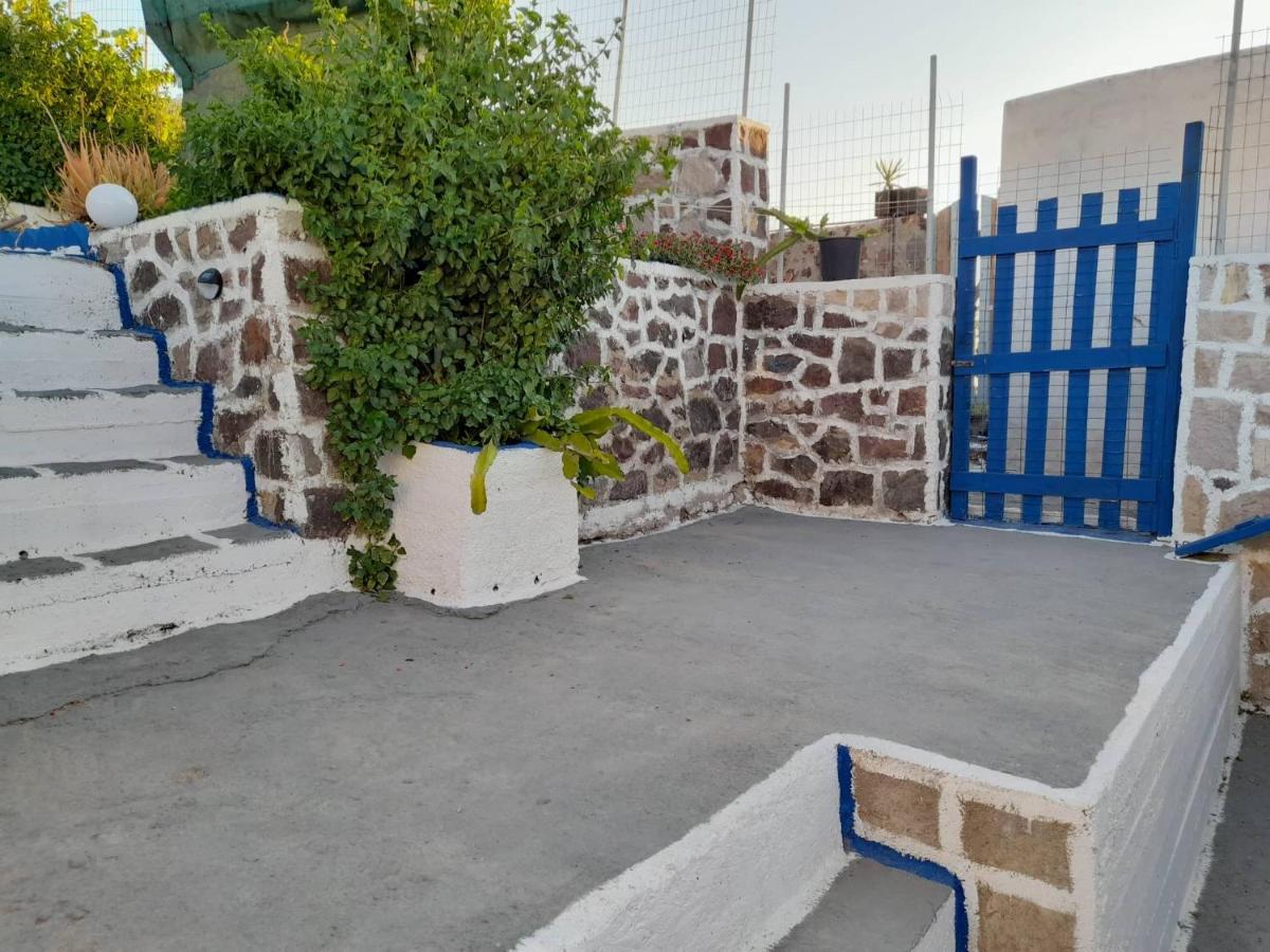 Mamos Sunset House Plaka Plaka (Milos)