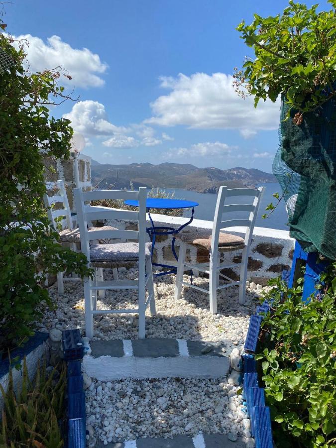 Mamos Sunset House Plaka